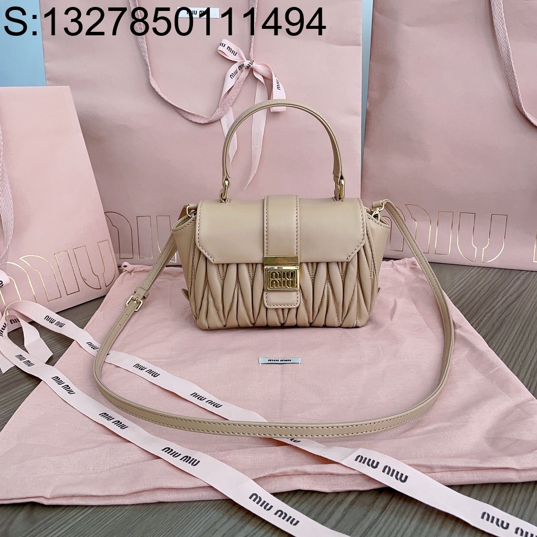 [JHL] 미우미우 마테라쎄 나파 레더 핸드백 17*12.5*7cm 5BP0 밀크티 