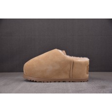 UGG Pumped Slide M...