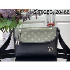 [88factory] 루이비통 펄스 웨어러블 월렛 카키 블랙 M12615 26.6*17*11cm 