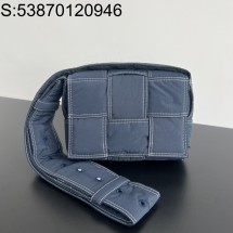 징 팩토리 보테가베네타 스몰 패딩 테크 카세트 크로스바디백 다크 블루 795675 23*14*7.5cm 
