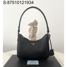 black frame 공장 프라다...