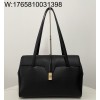 black frame 공장 셀린느 라지 소프트 16 백 195543 38*26*18cm 블랙 