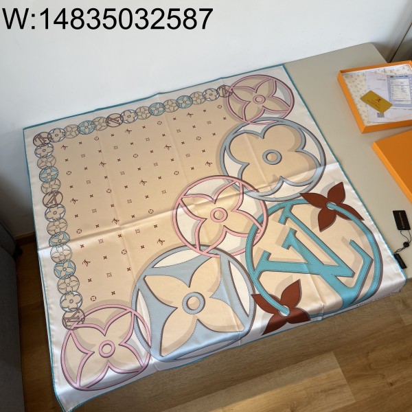 AGG 루이비통 점보 모노그램 Duality 스퀘어 스카프 베이지 90*90cm