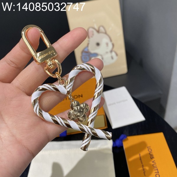 AGG 루이비통 배색 줄 하트 백 참 키링 화이트