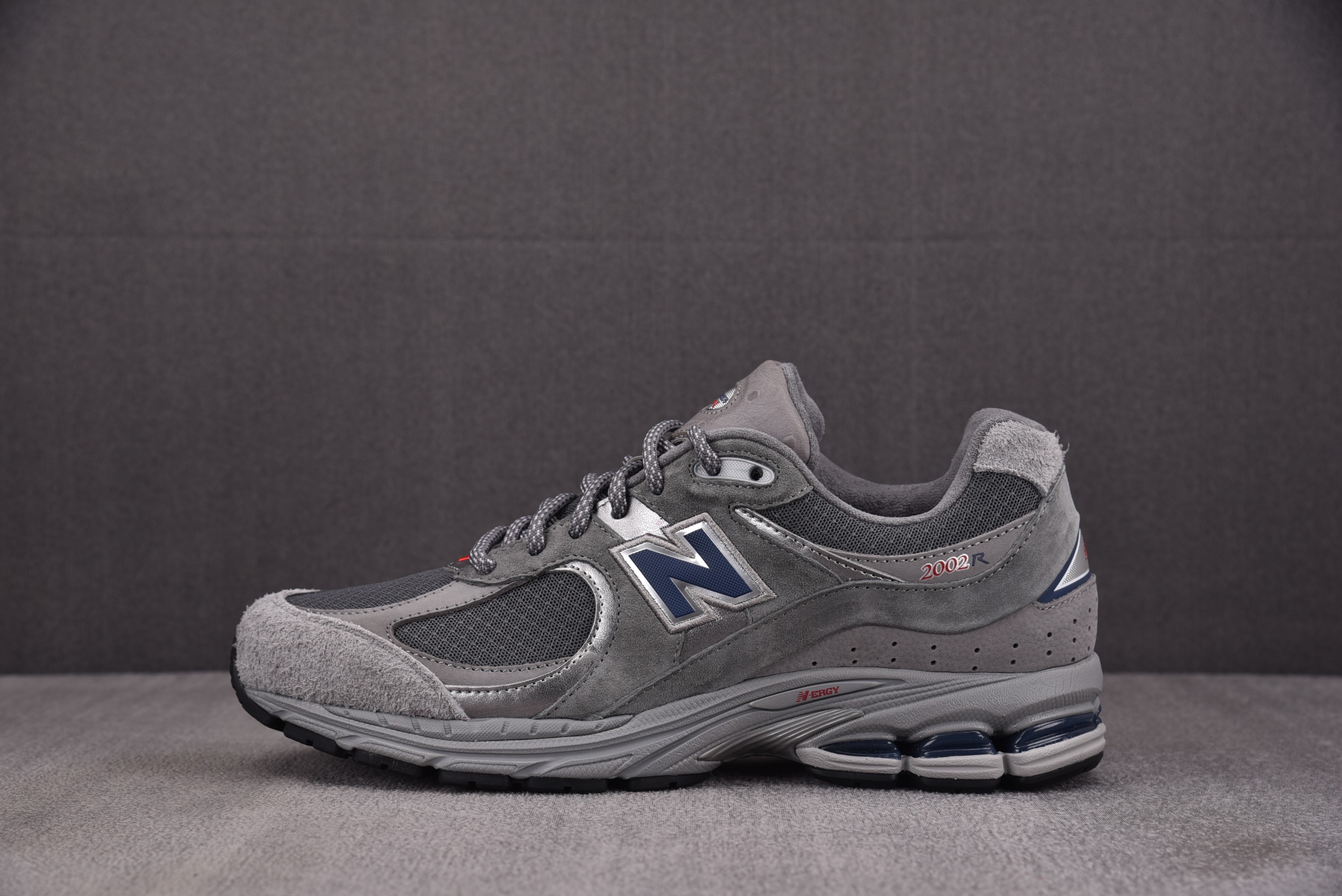 【M】뉴발란스 NB 2002R  M2002RHG
