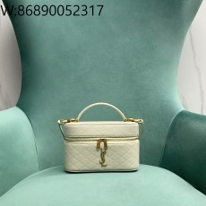 Pomegrante 생로랑 램스킨 소재의 GABY 베니티 백 미니 766731 화이트 18.5*6.5*11.5cm