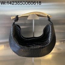 징 팩토리 보테가베네타 사르딘 엠보싱 악어무늬 754657 33*20*4cm 블랙