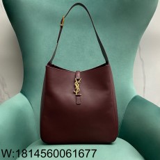 Pomegrante 생로랑 그레인 가죽 소재의 LE 5 A 7 소프트 라지백 753837 30*13*31cm 와인