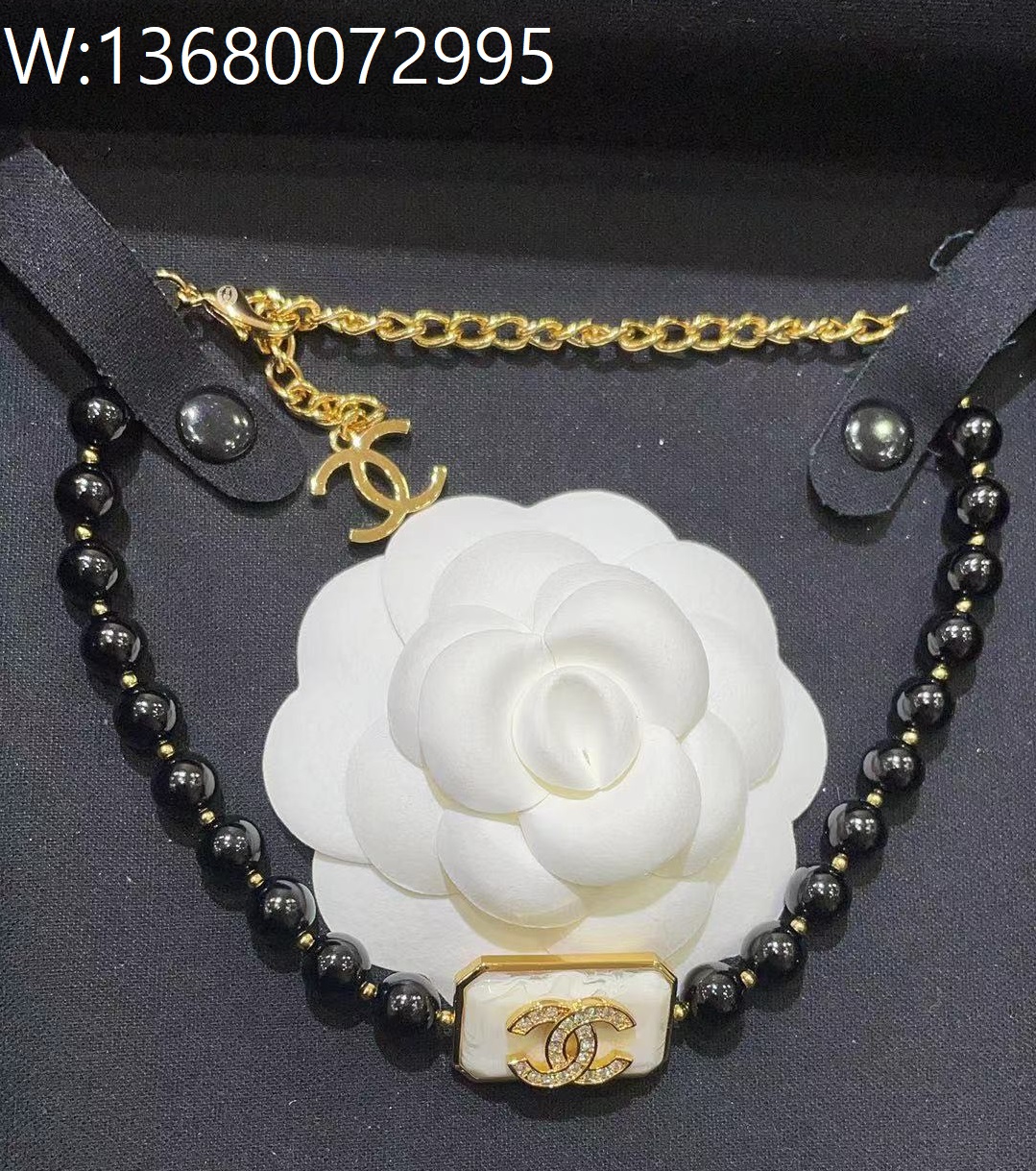 AGG 샤넬 빈티지 스퀘어 CC로고 구슬 목걸이 블랙