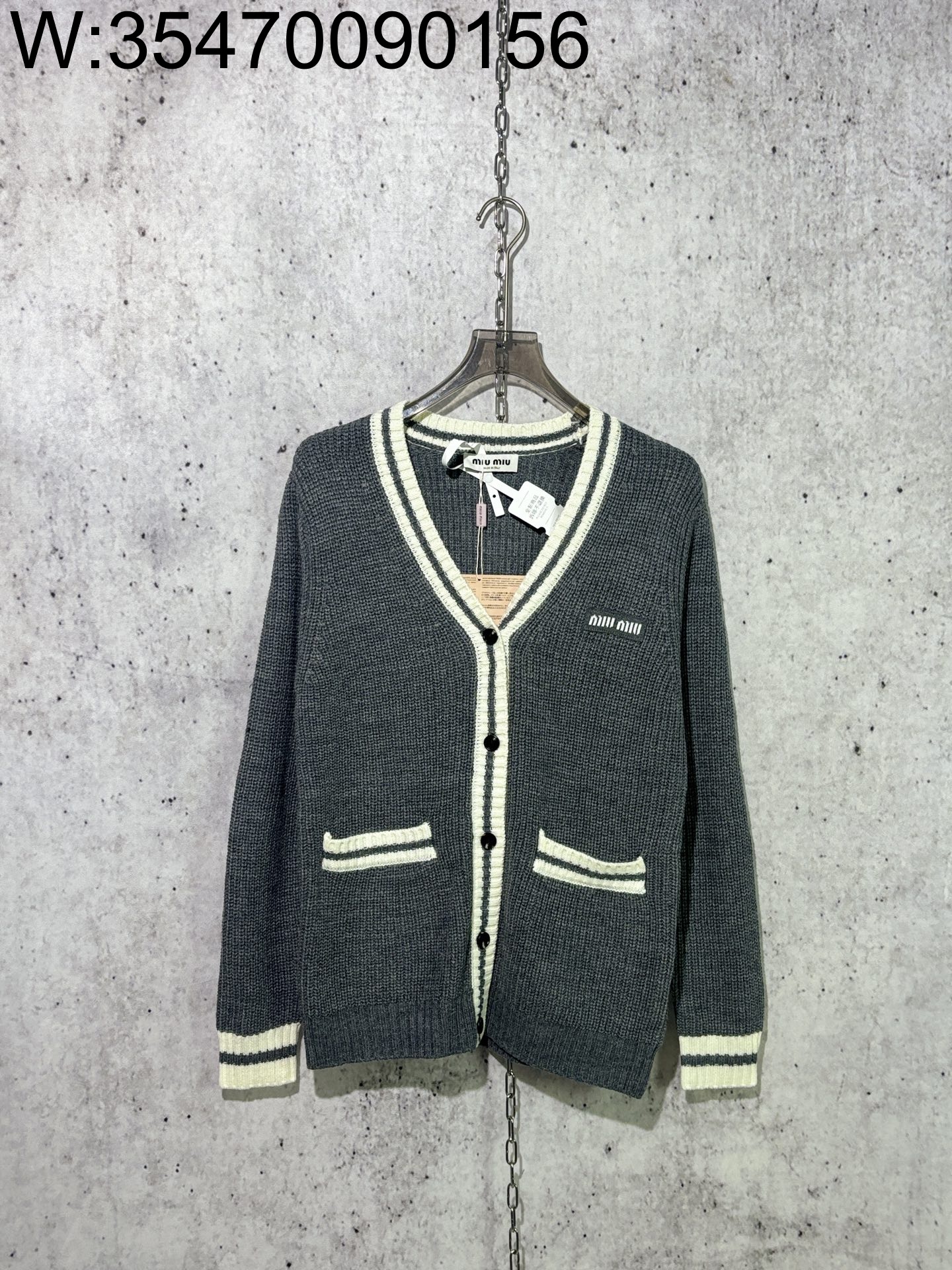 [사슬공장] 미우미우 모노그램 자카드 캐시미어 배색 가디건 그레이