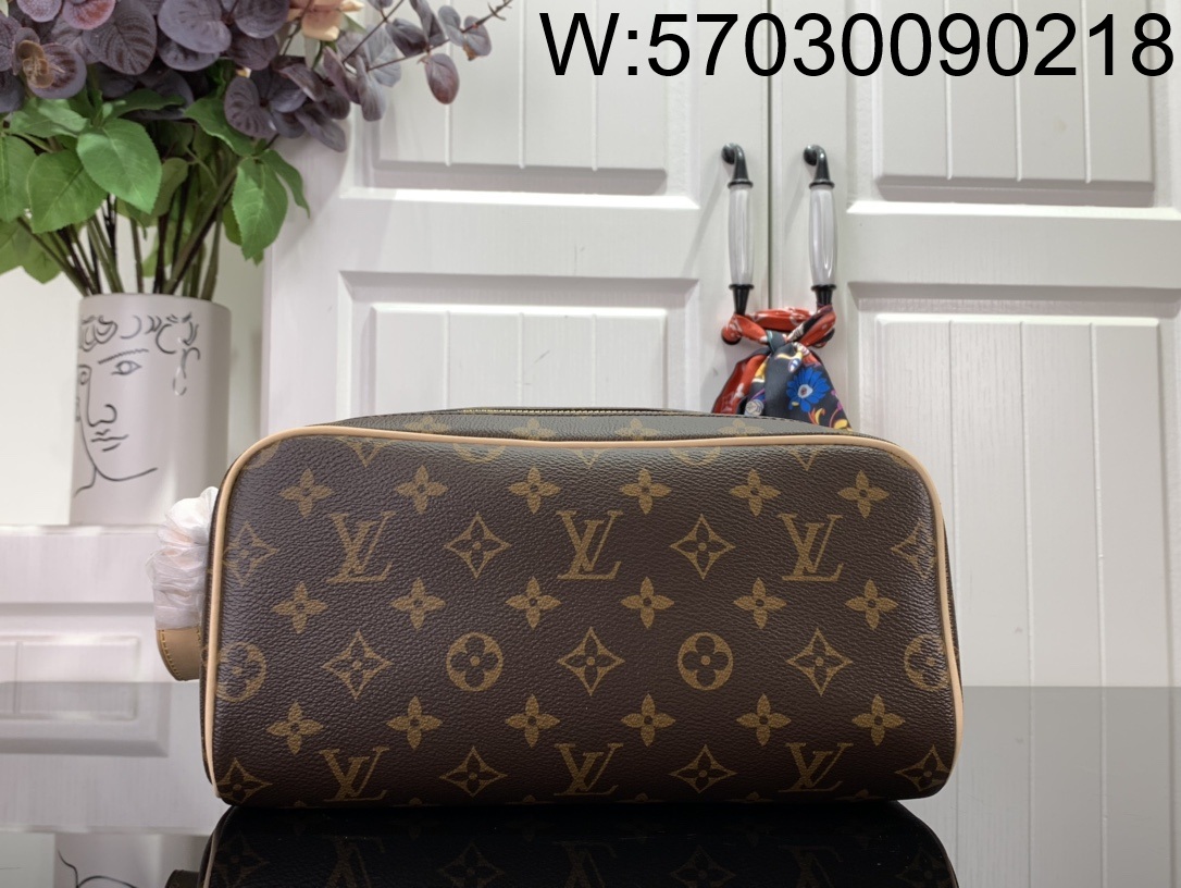 [88factory] 루이비통 돕 키트 토일렛 파우치 모노그램 28*15*16.5cm M44494 브라운