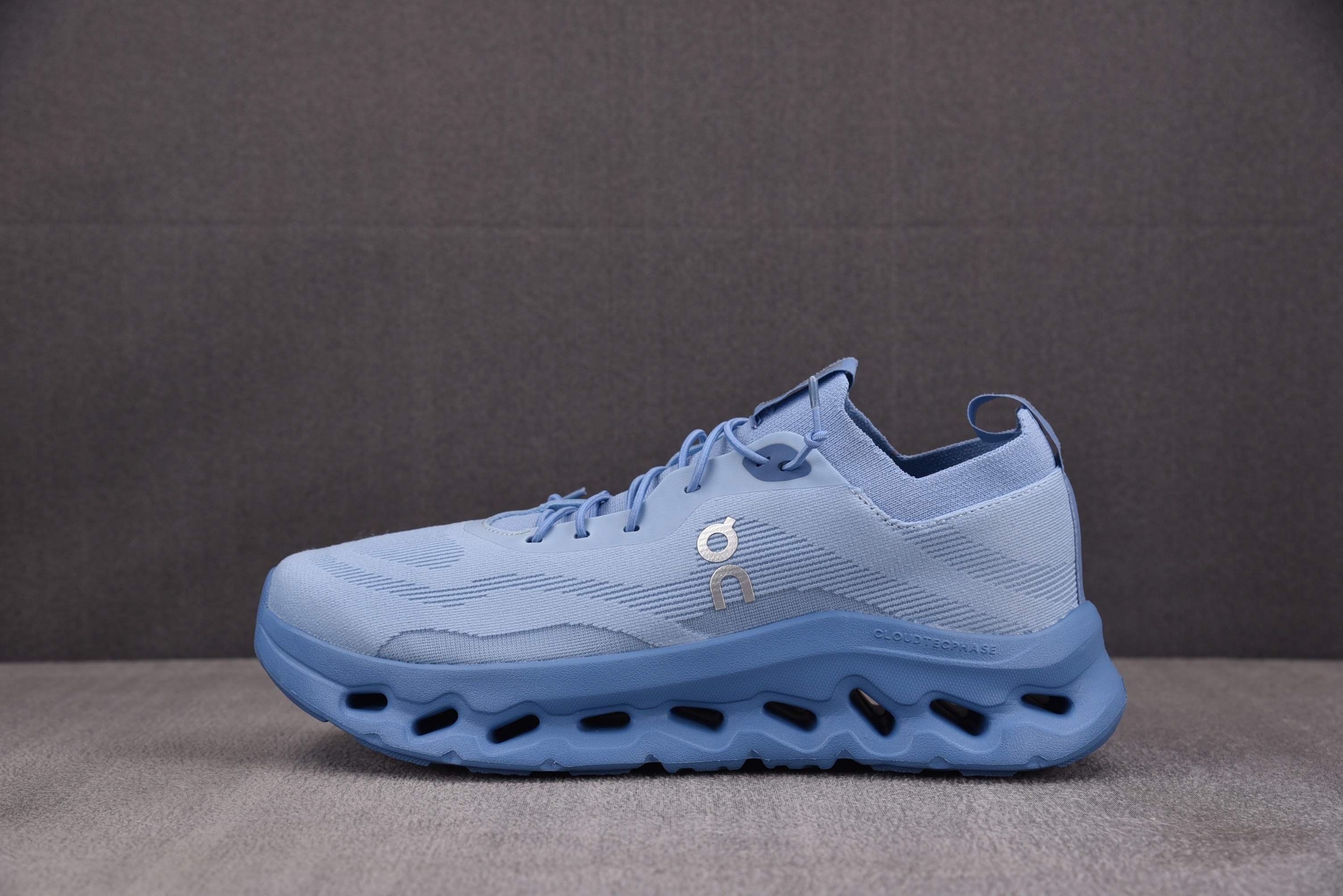 【KO】On Cloudtilt x 로에베 블루