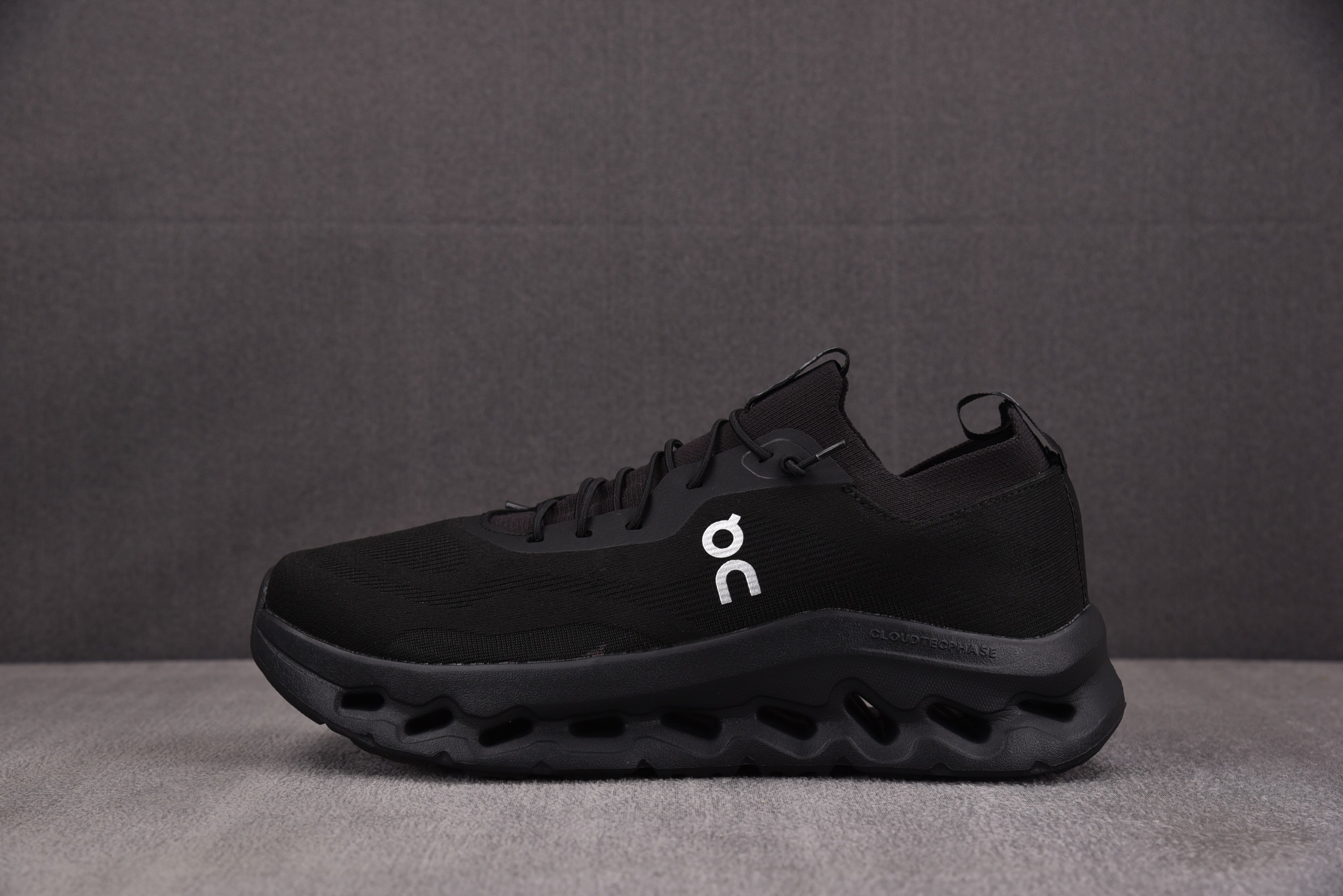 【KO】On Cloudtilt x 로에베 블랙