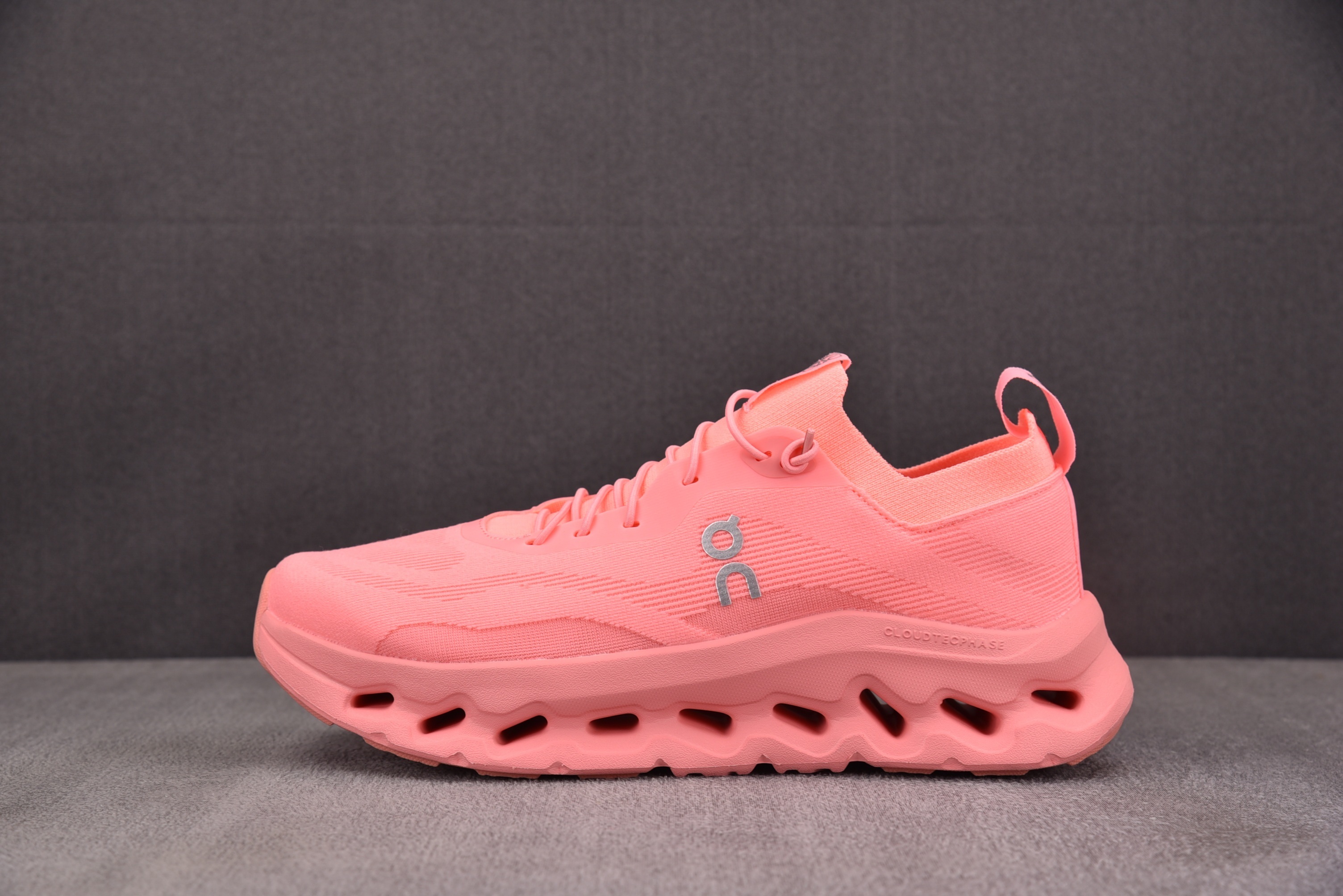 【KO】On Cloudtilt x 로에베 핑크