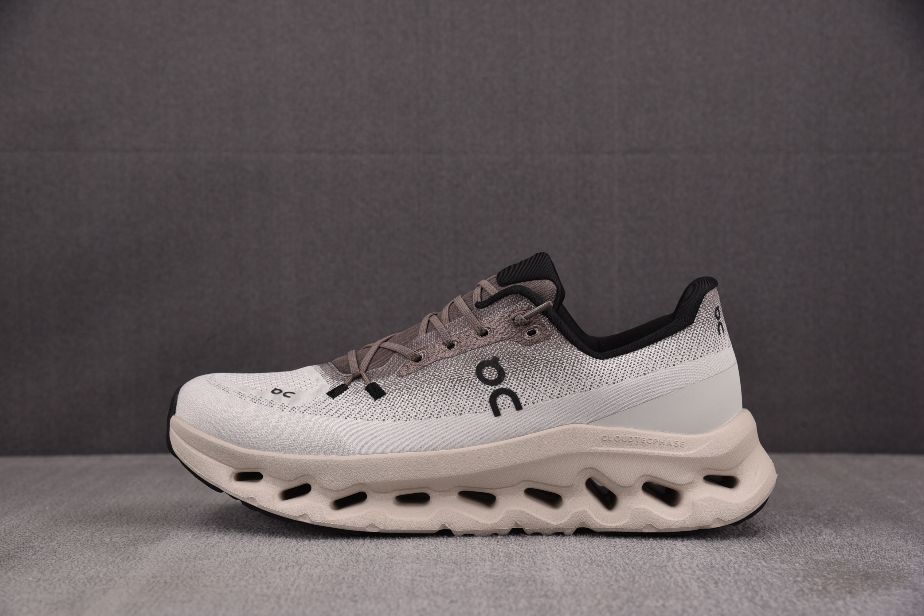 【KO】On Cloudtilt 샌드