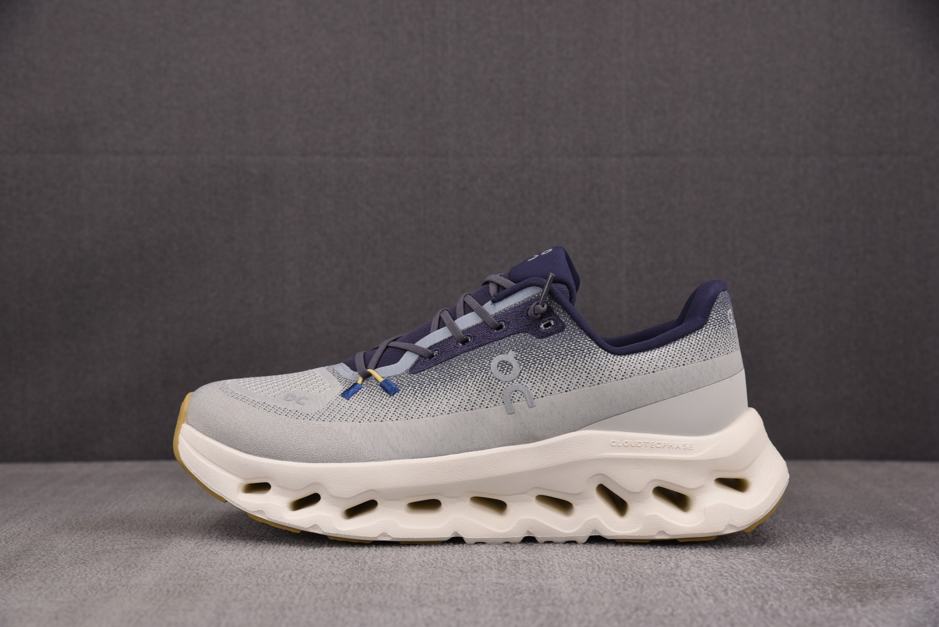 【KO】On Cloudtilt 연그레이 블루