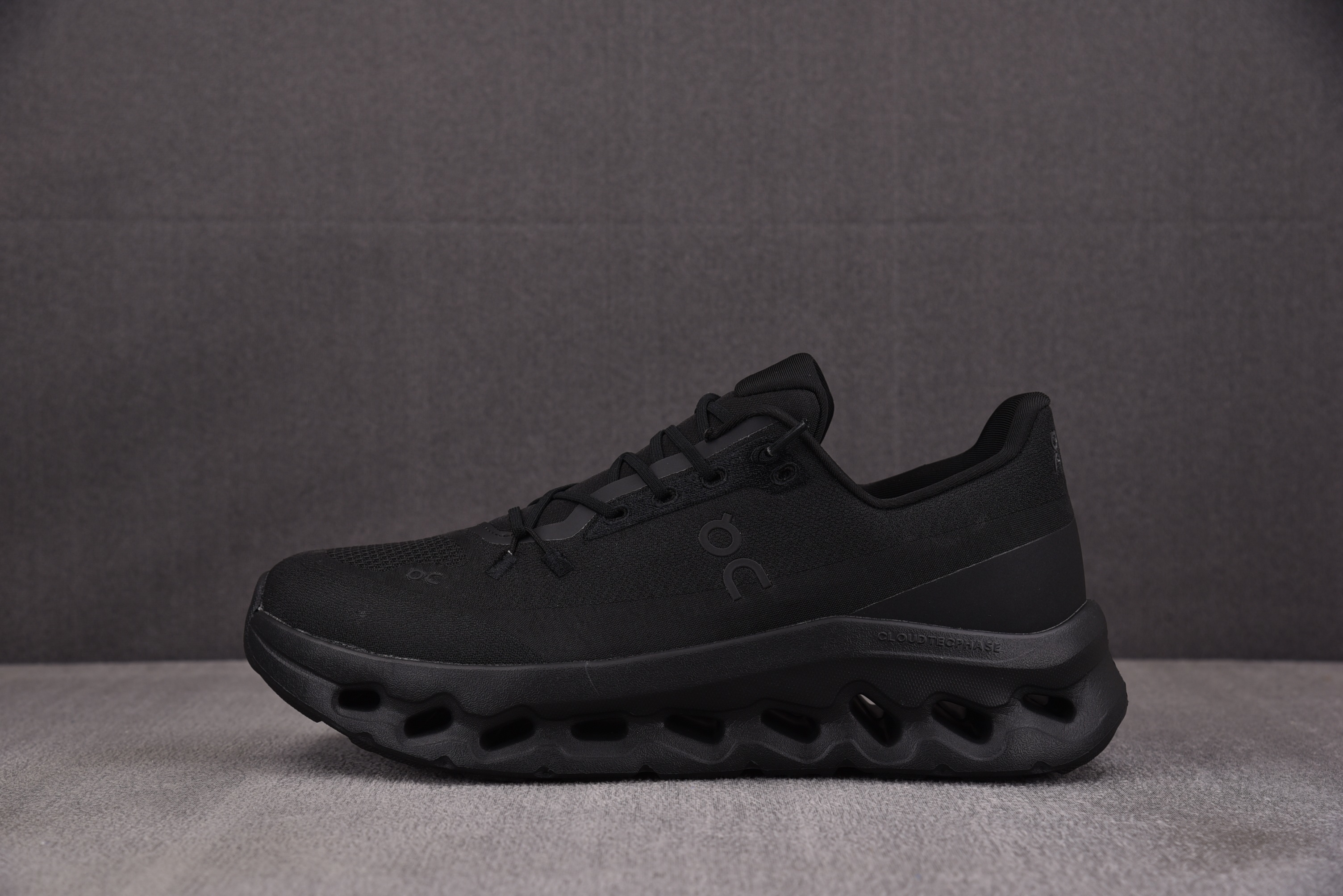 【KO】On Cloudtilt 올블랙