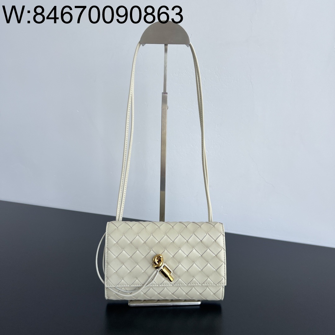 징 팩토리 보테가베네타 안디아모 파우치 836940 19*13*2cm 크림