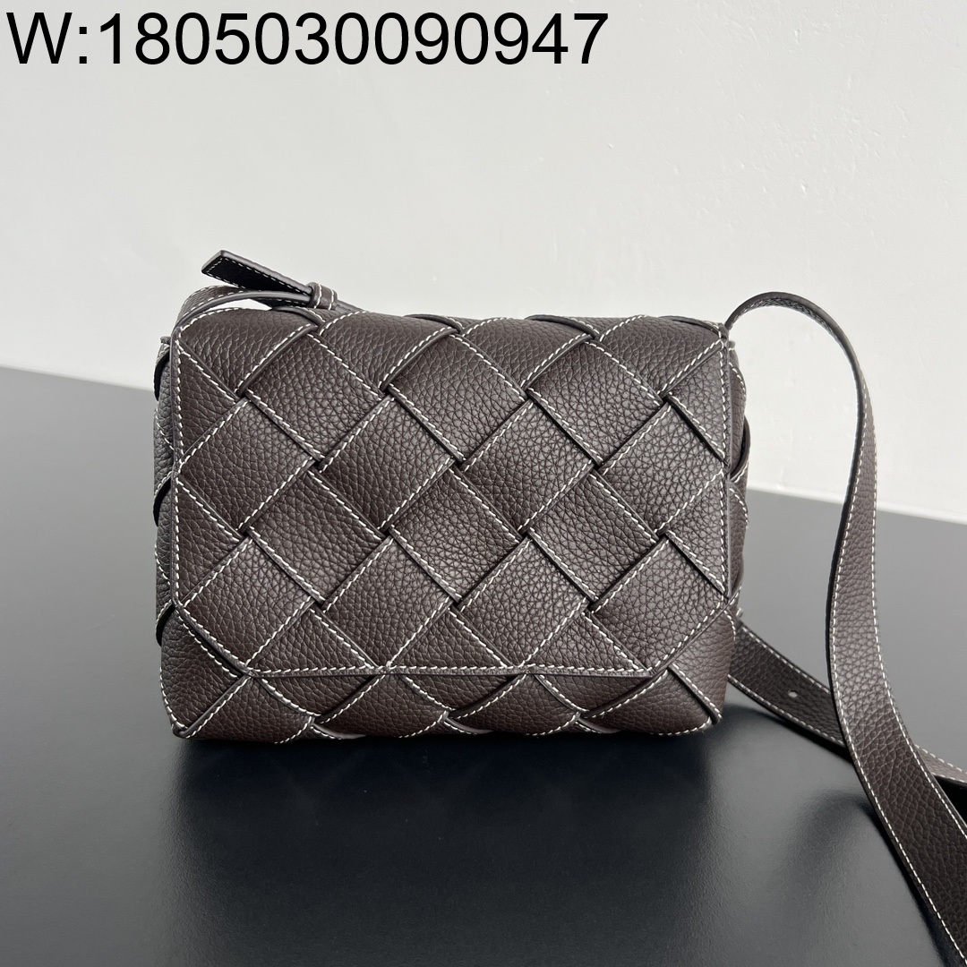 징 팩토리 보테가베네타 디아고 795637 22.5*16.5*5.5cm 브라운