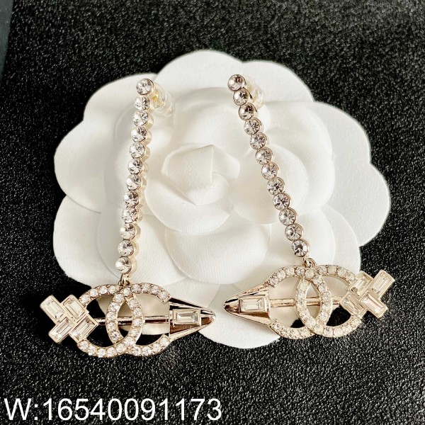 AGG 샤넬 CC로고 화살 귀걸이