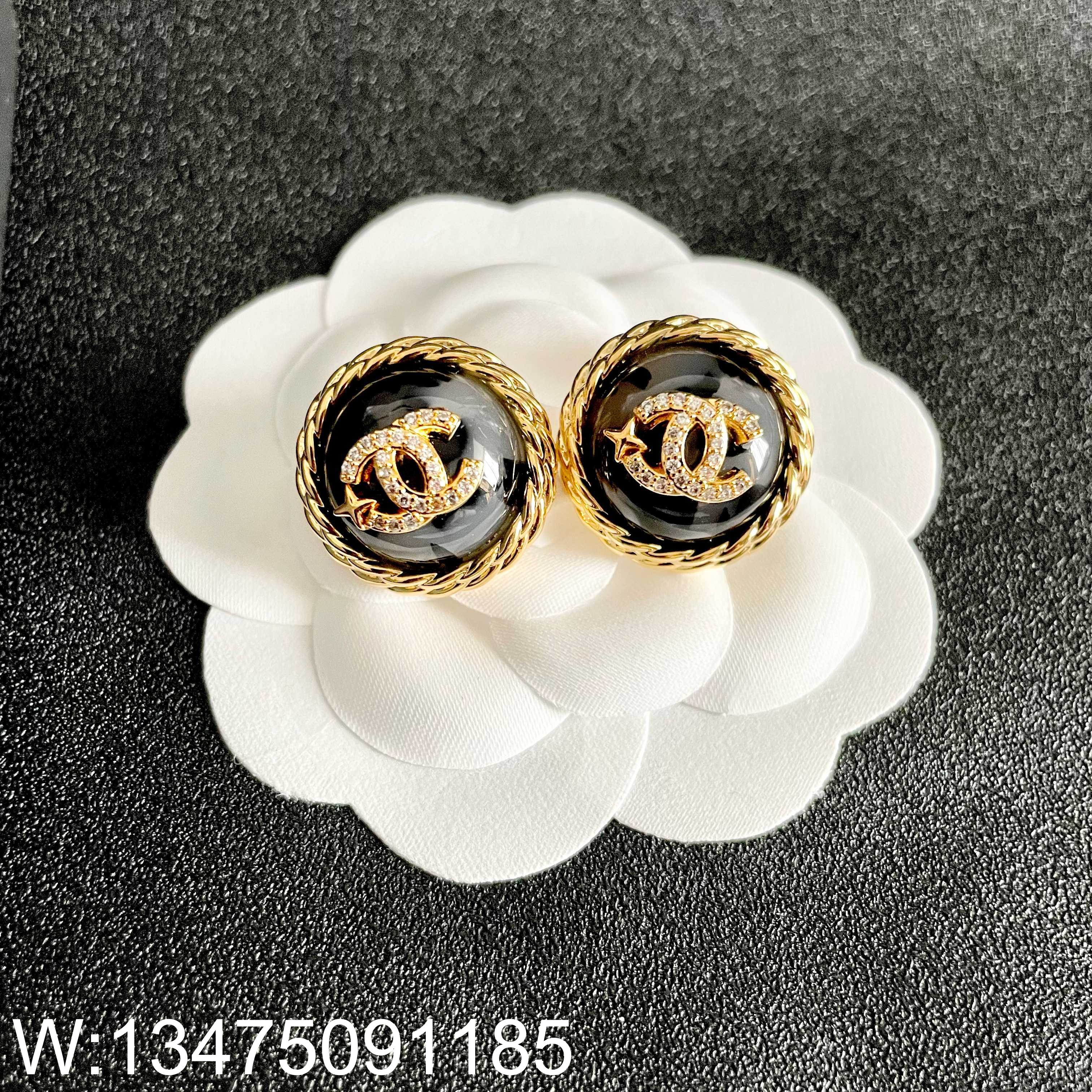 AGG 샤넬 CC로고 별 동그라미 귀걸이 블랙