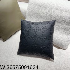 AGG 크롬하츠 소파 순색 십자가 패치 사각 허그쿠션 블랙