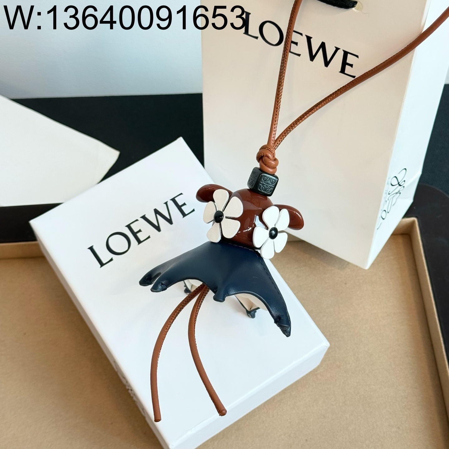 AGG 로에베 Puzz 해파리 백 참 블랙