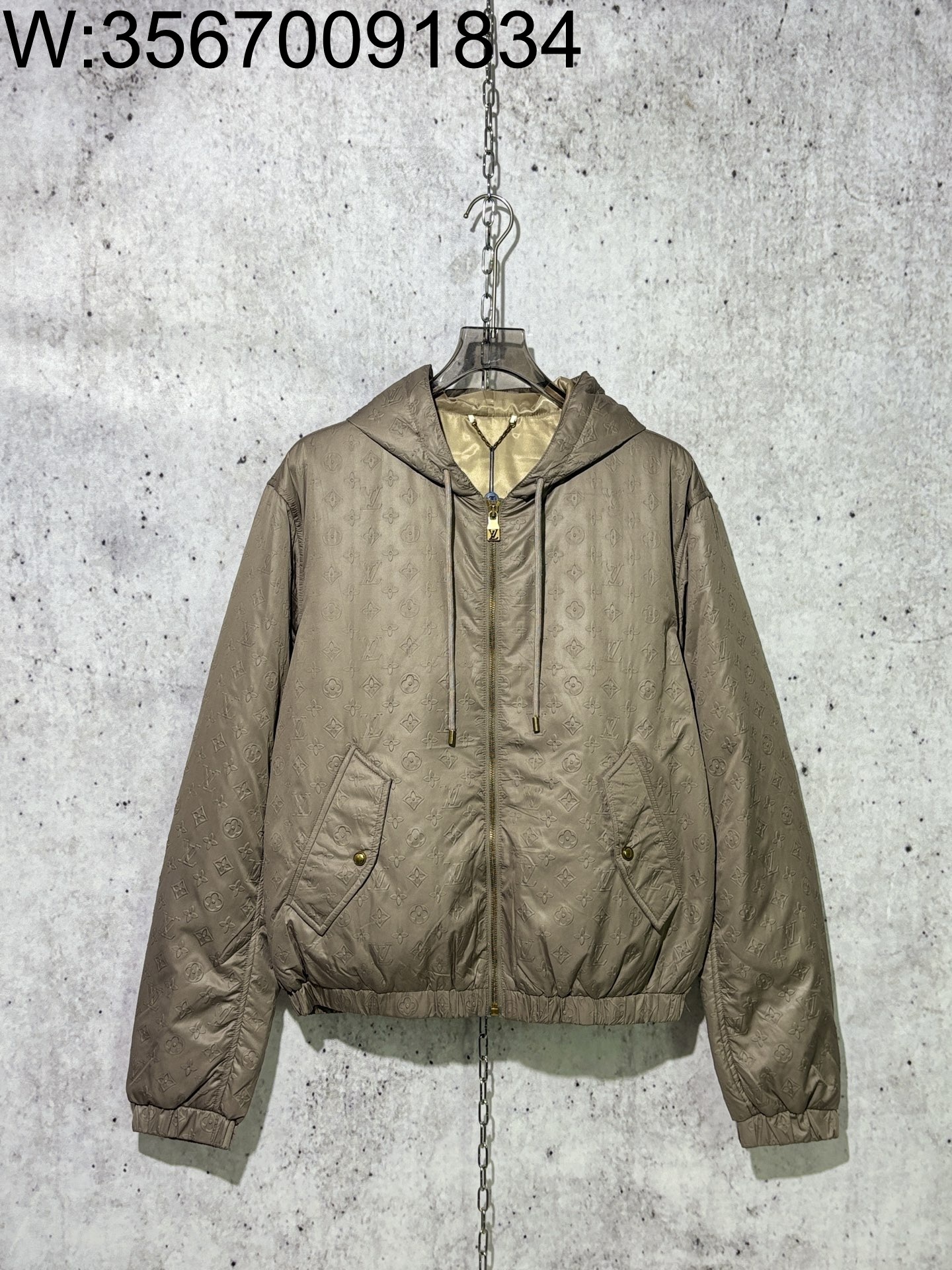 [사슬공장] 루이비통 SS25 로고 엠보싱 후드 자켓 브라운