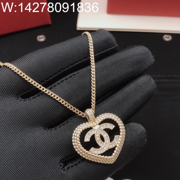 AGG 샤넬 CC로고 하트 펜던트 목걸이 골드