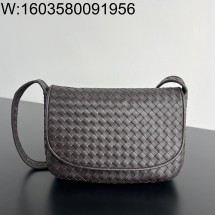 징 팩토리 보테가베네타 베네토 플랩 메신저 백 폰단트 843836 26*18.5*5cm