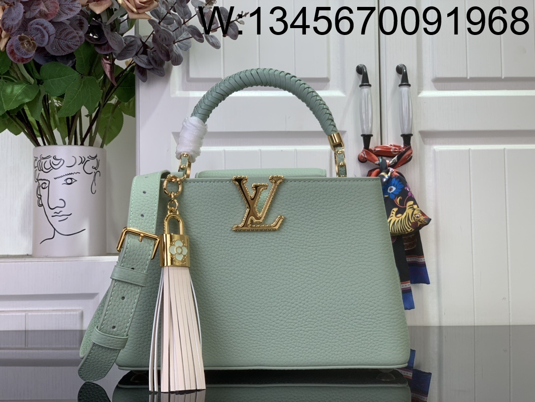 [88factory] 루이비통 카퓌신 스몰 17.3*9*27cm M15157 연그린