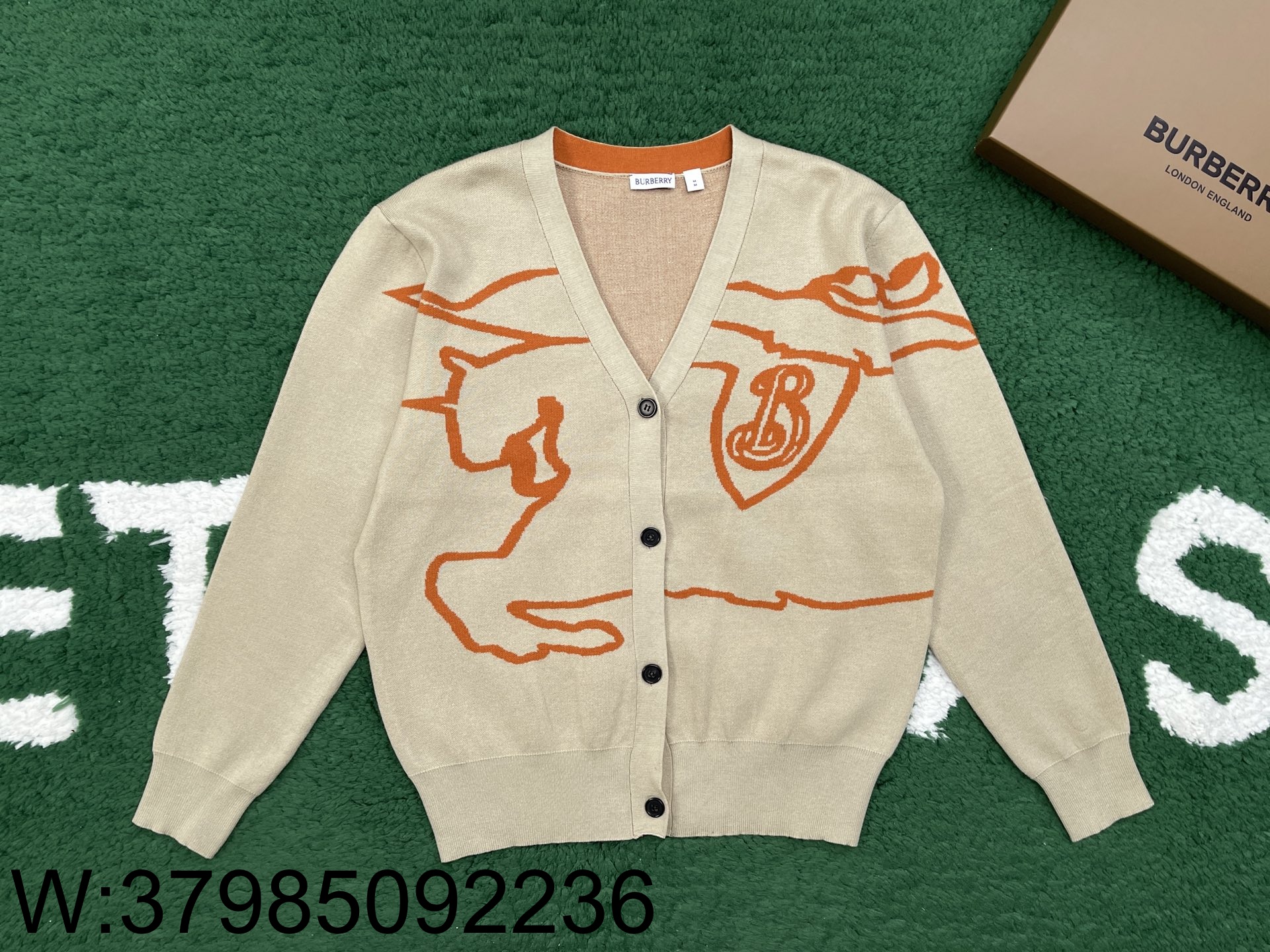 [잔디집1] 버버리 점보 승마 자카드 가디건 베이지