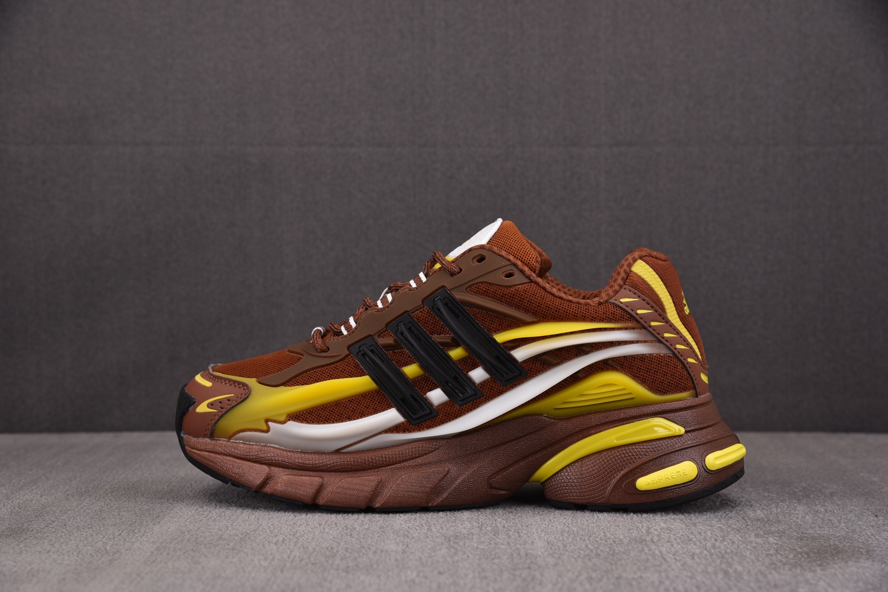 【Y】퍼렐 x 아디다스 젤리피쉬 황갈색 JP9270