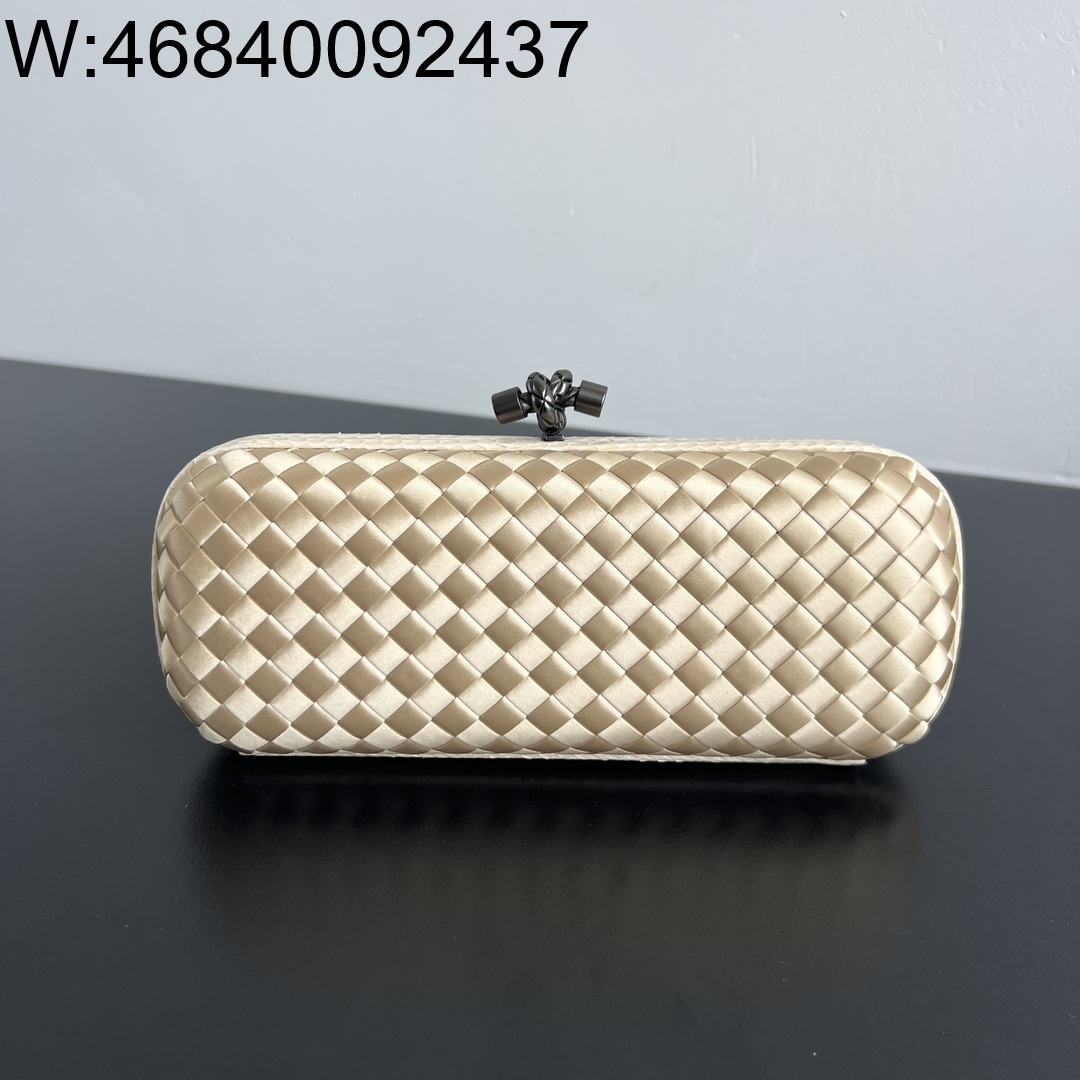 징 팩토리 보테가베네타 놋 717622 25*10*5cm 크림 실크 명주 8651