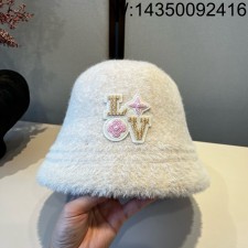 AGG 루이비통 LV 로고 패치 양털 모자 화이트