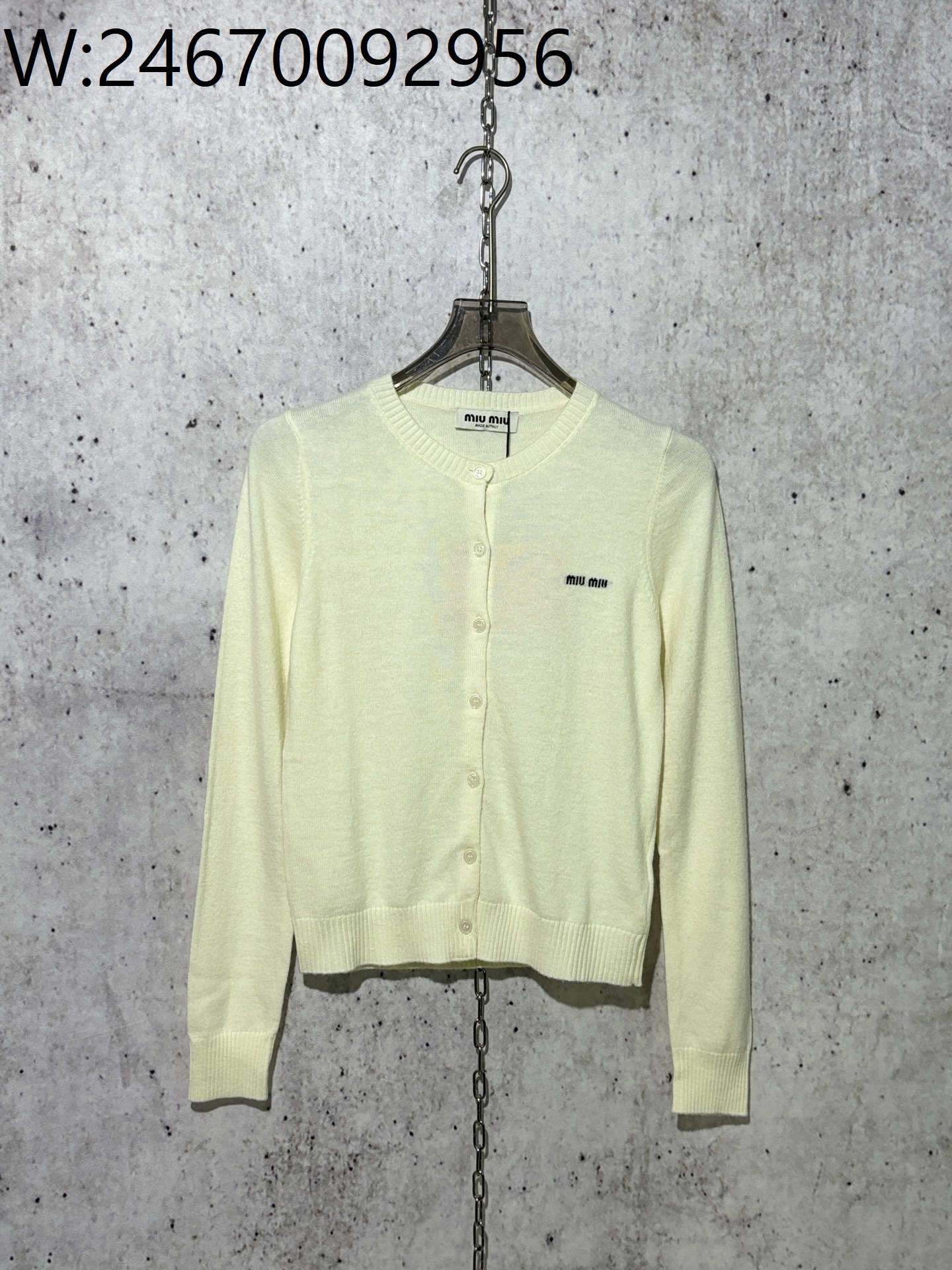 [사슬공장] 미우미우 모노그램 자카드 단색 단추 가디건 화이트