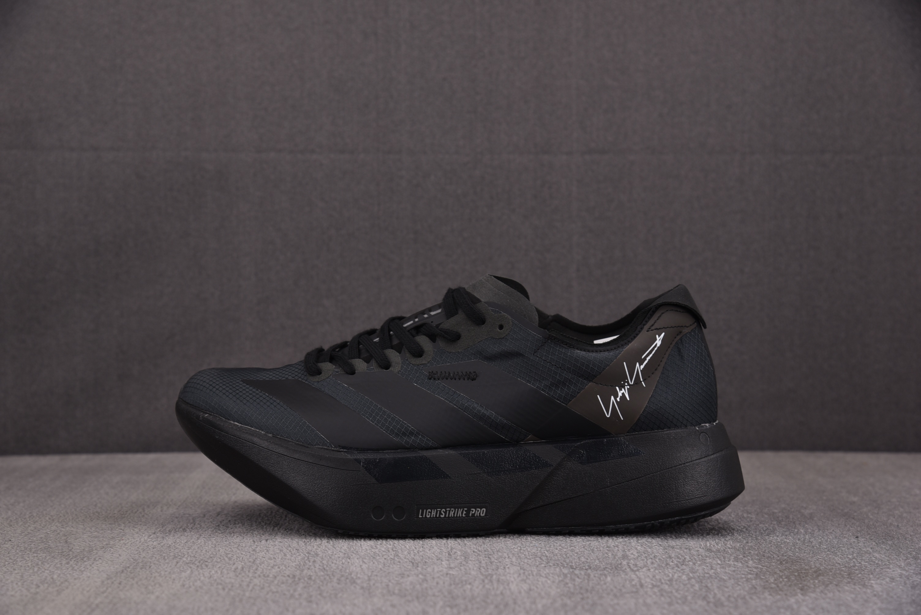 【Y】AD Y-3 아디오스 프로 4.0 블랙 오프 화이트 JR6655