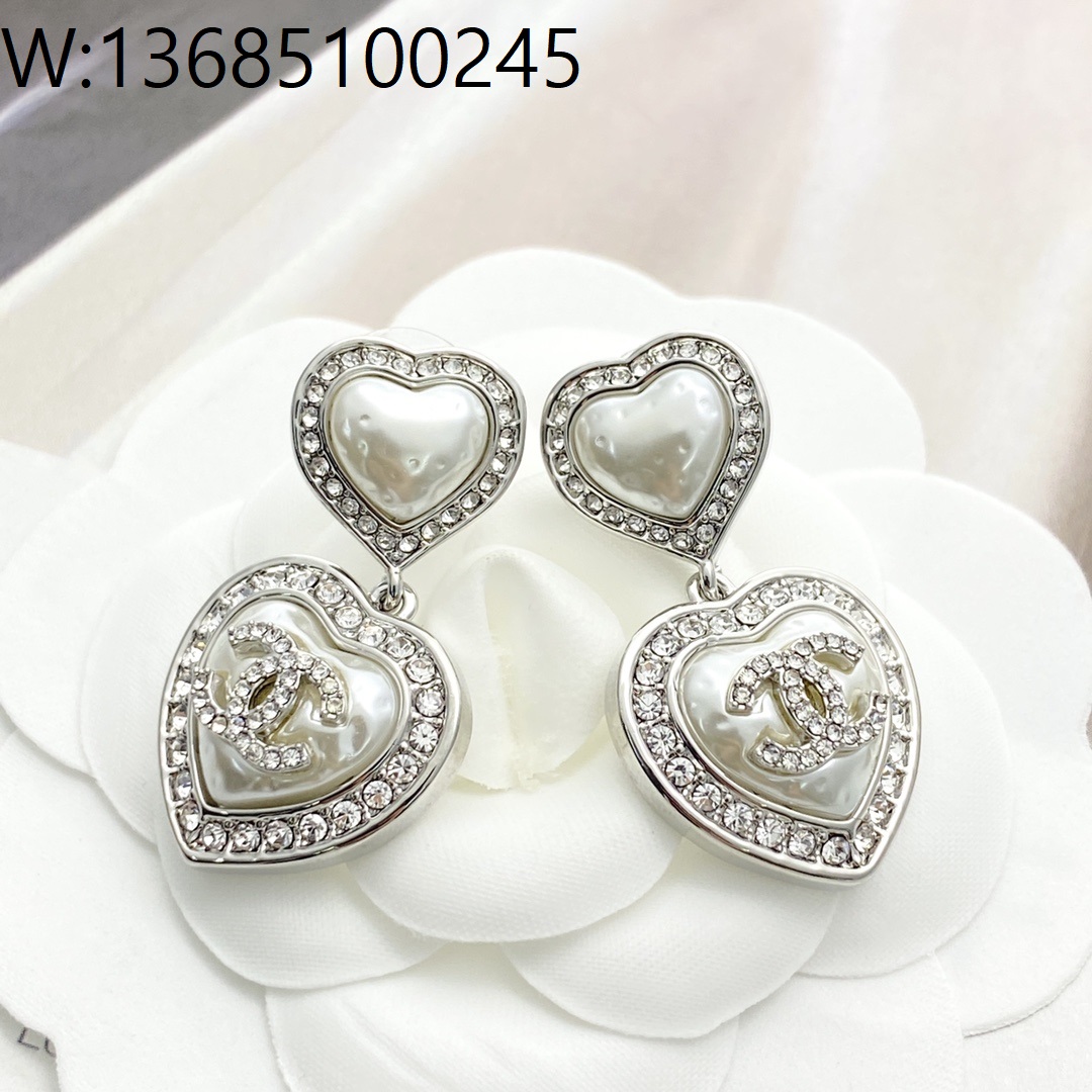 AGG 샤넬 큐빅 더블 하트 CC로고 진주 귀걸이 실버