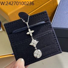 AGG 루이비통 플라워 펜던트 목걸이 실버