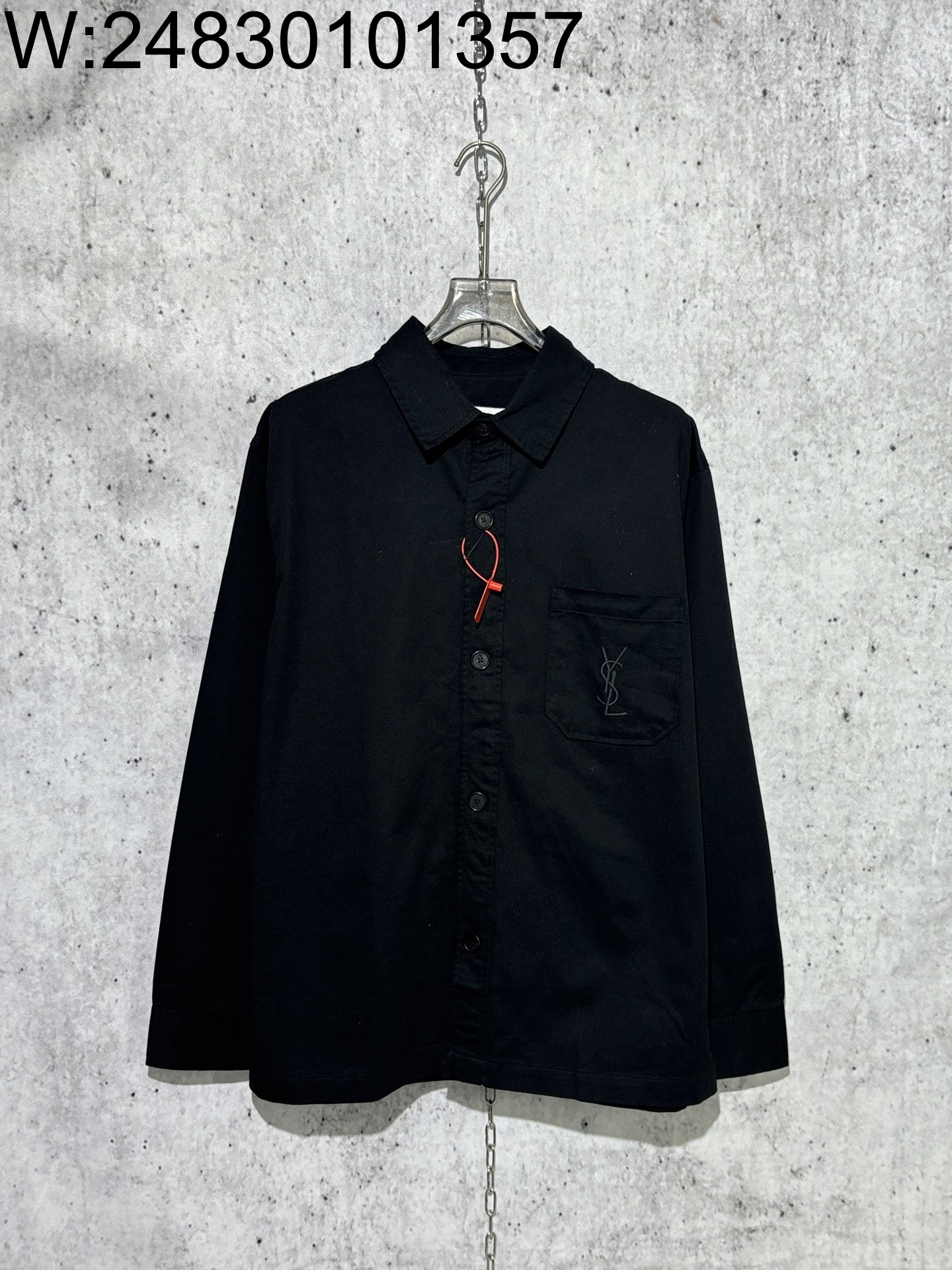 [사슬공장] 생로랑 포켓 로고 자수 단색 긴팔 셔츠 블랙