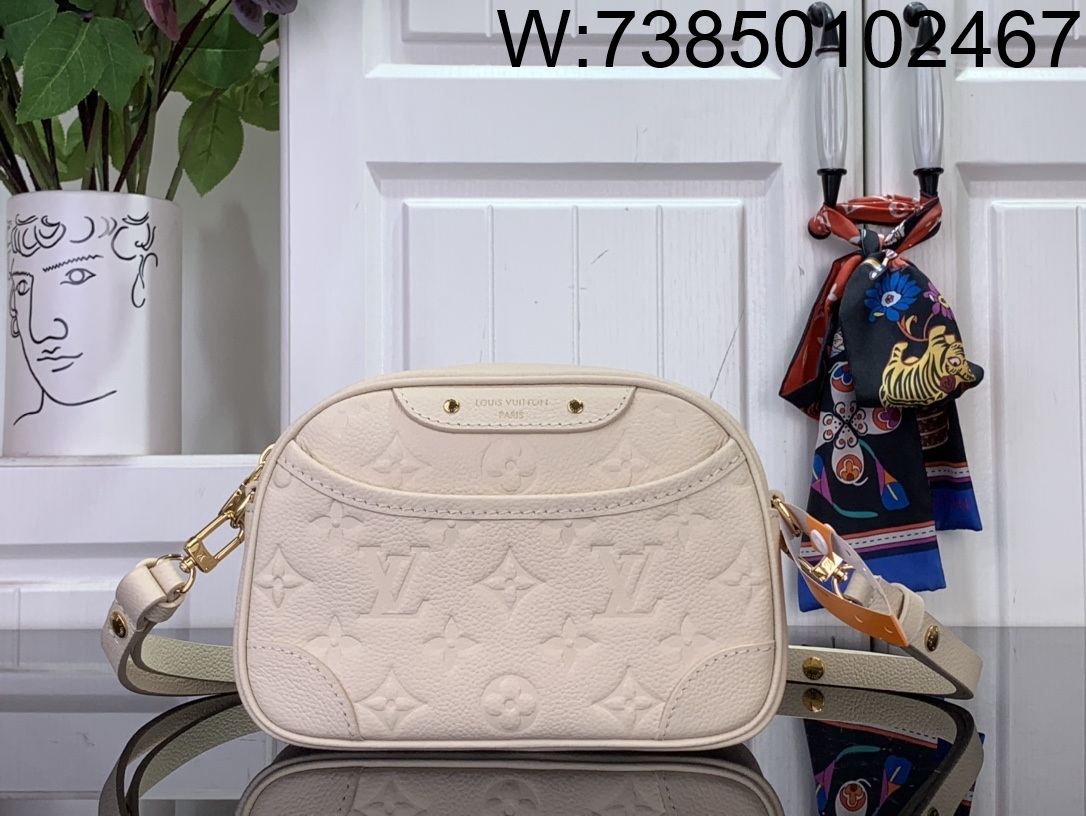 [88factory] 루이비통 타이니 카메라 백 M26509 13*6*19cm 크림