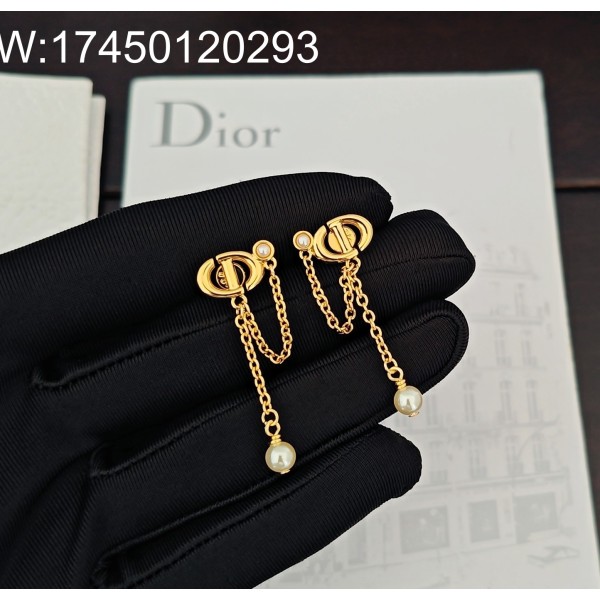 AGG 디올 CD 태슬 귀걸이 골드 신주소재