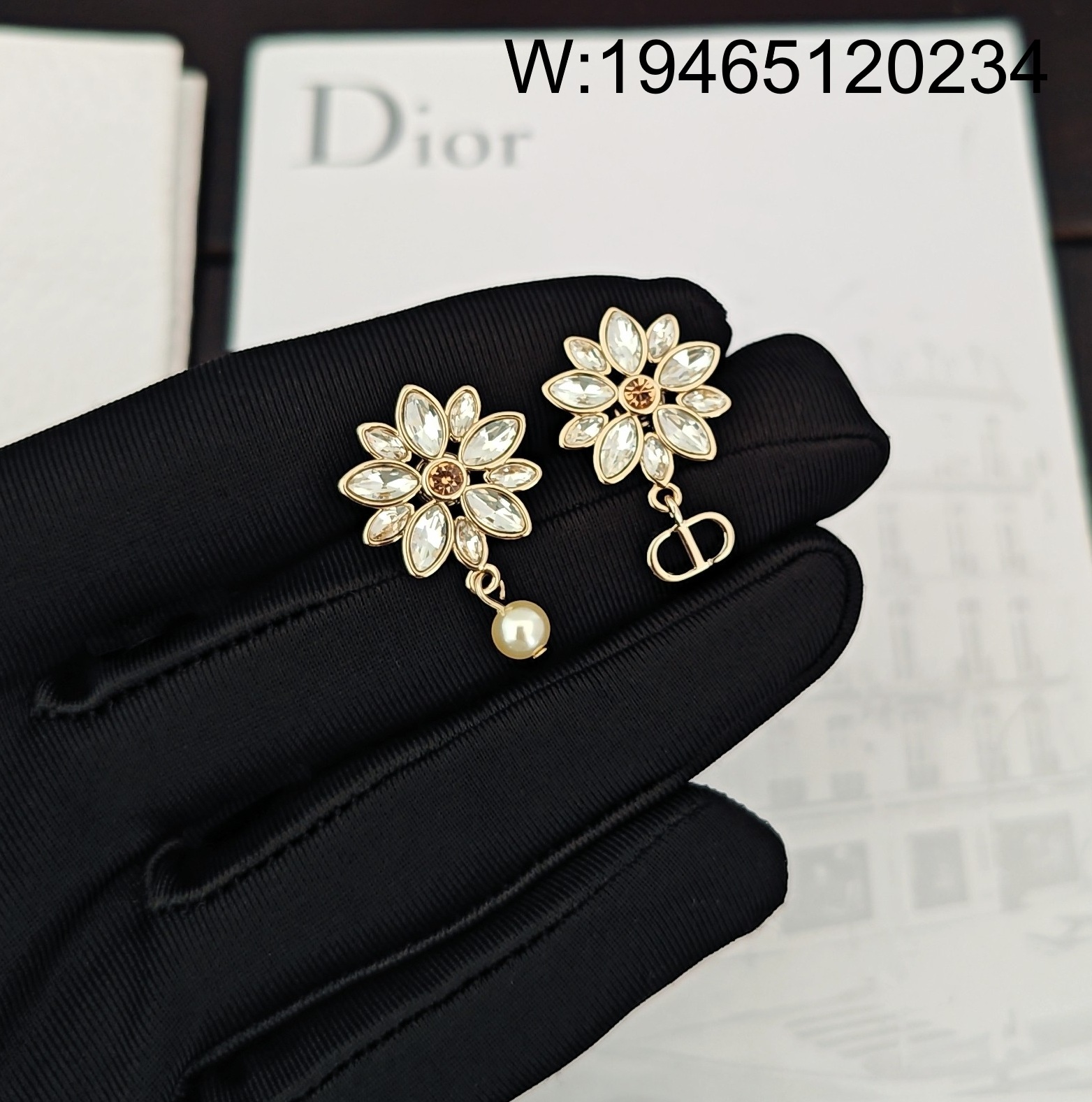 AGG 디올 수정 꽃 AB 귀걸이 신주소재