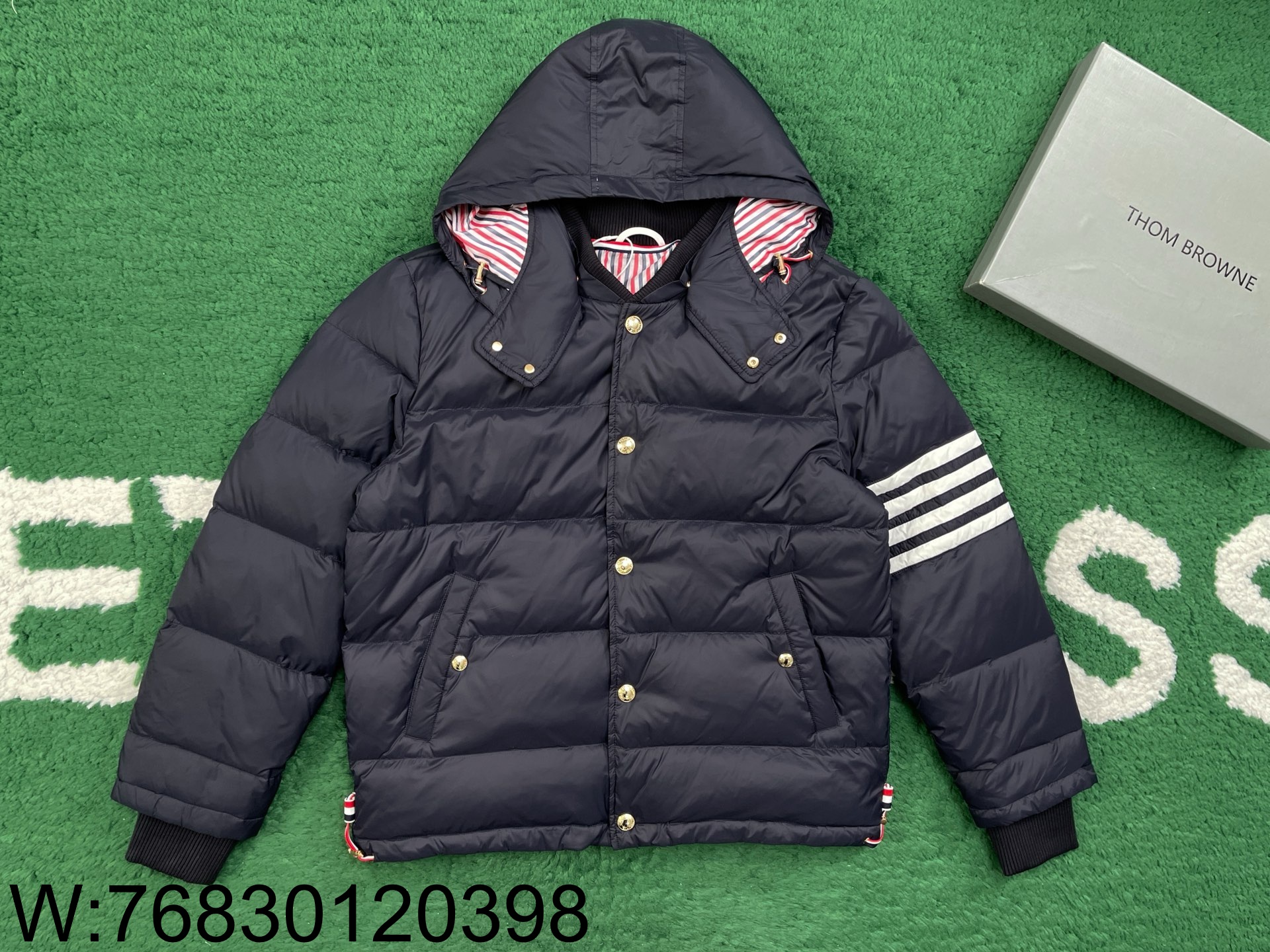 [잔디집1] 톰브라운 나일론 사선 패딩 네이비