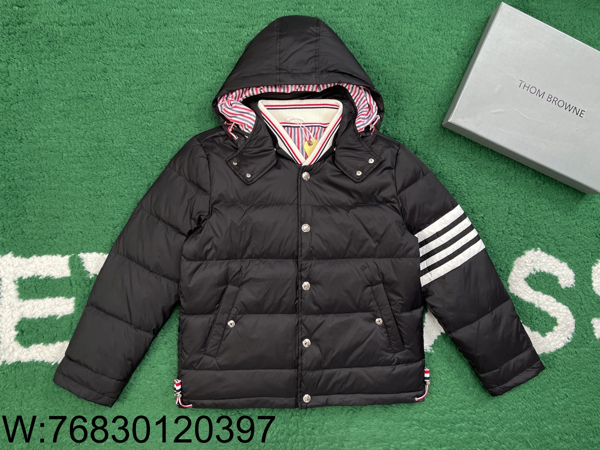 [잔디집1] 톰브라운 나일론 사선 패딩 블랙