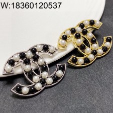 AGG 샤넬 배색 진주 CC로고 브로치 2컬러