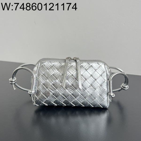 징 팩토리 보테가베네타 콘서트 파우치 794258 18.5*11.5*8.5cm 실버