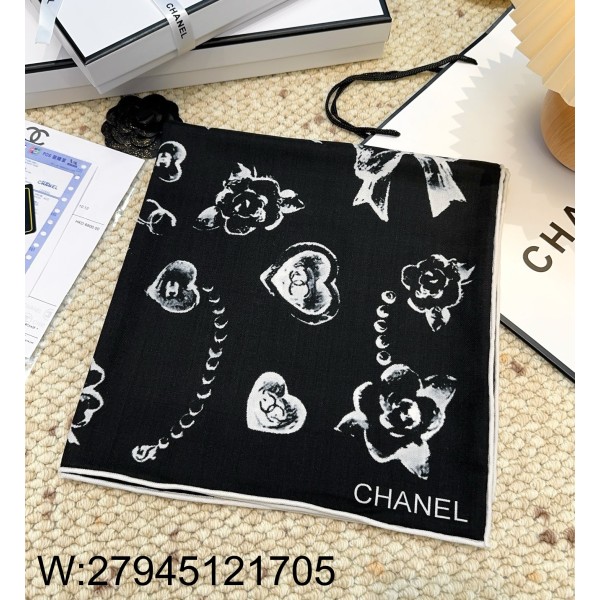 AGG 샤넬 프린트 스퀘어 스카프...