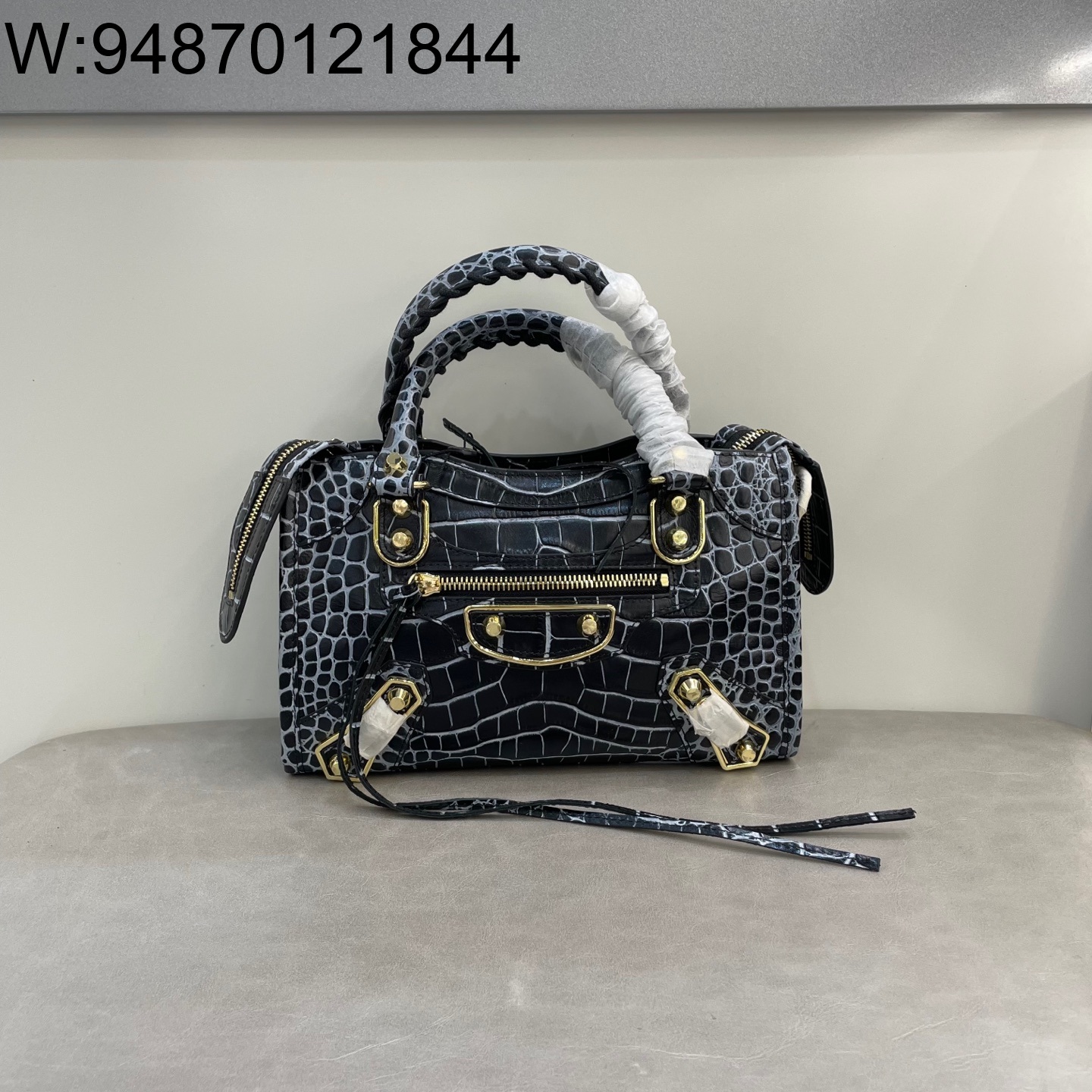 [dxg] 발렌시아가 르 시티 스몰 백 24cm 그레이 블랙 샤이니 골드 장식 악어무늬