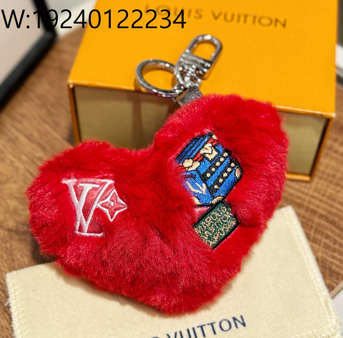 AGG 루이비통 LV 럭키 하트 백 참 레드 M03171